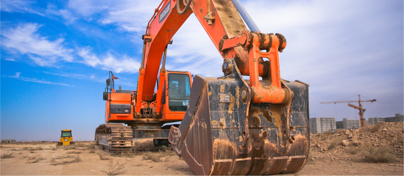 HEAVY EQUIPMENT SPECIALISTS